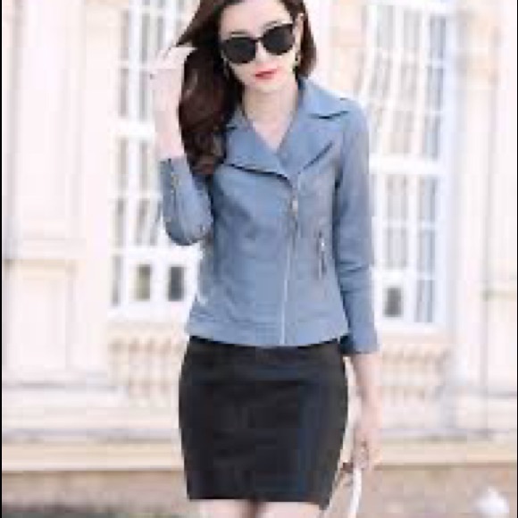 LN DARLING VERSACE MINI SKIRT. PAIR WITH HEELS OR BOOTS. BEAUTIFULLY TAILORED💞 - Picture 1 of 9